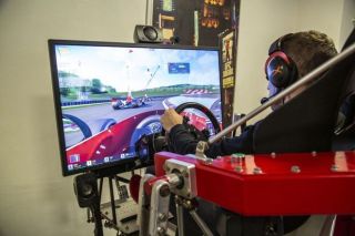 Víte jaká je bezpečná vzdálenost mezi vozidly? Nebo jaký odstup si musíte držet při předjíždění cyklisty? Jestli jsou vaše...